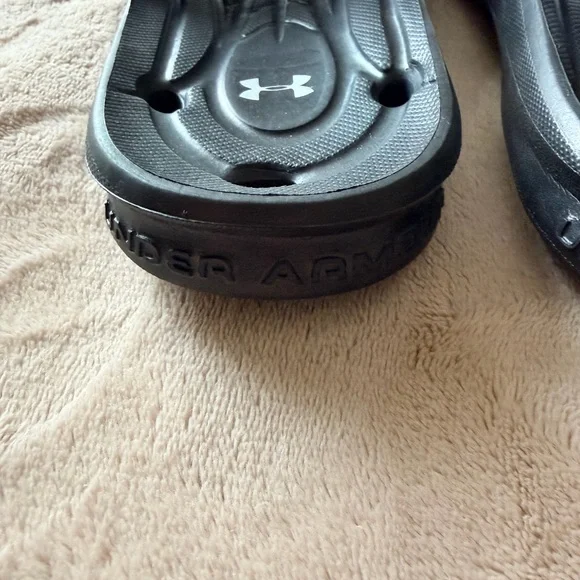 Under Armour Black and Gray Slide Sandals unisex m8 w9 - Picture 4 of 5